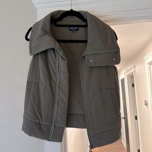 Splendid Zip Up Quilted Athleisure Vest- size XS, like new